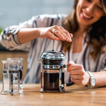 French press na přípravu kávy
