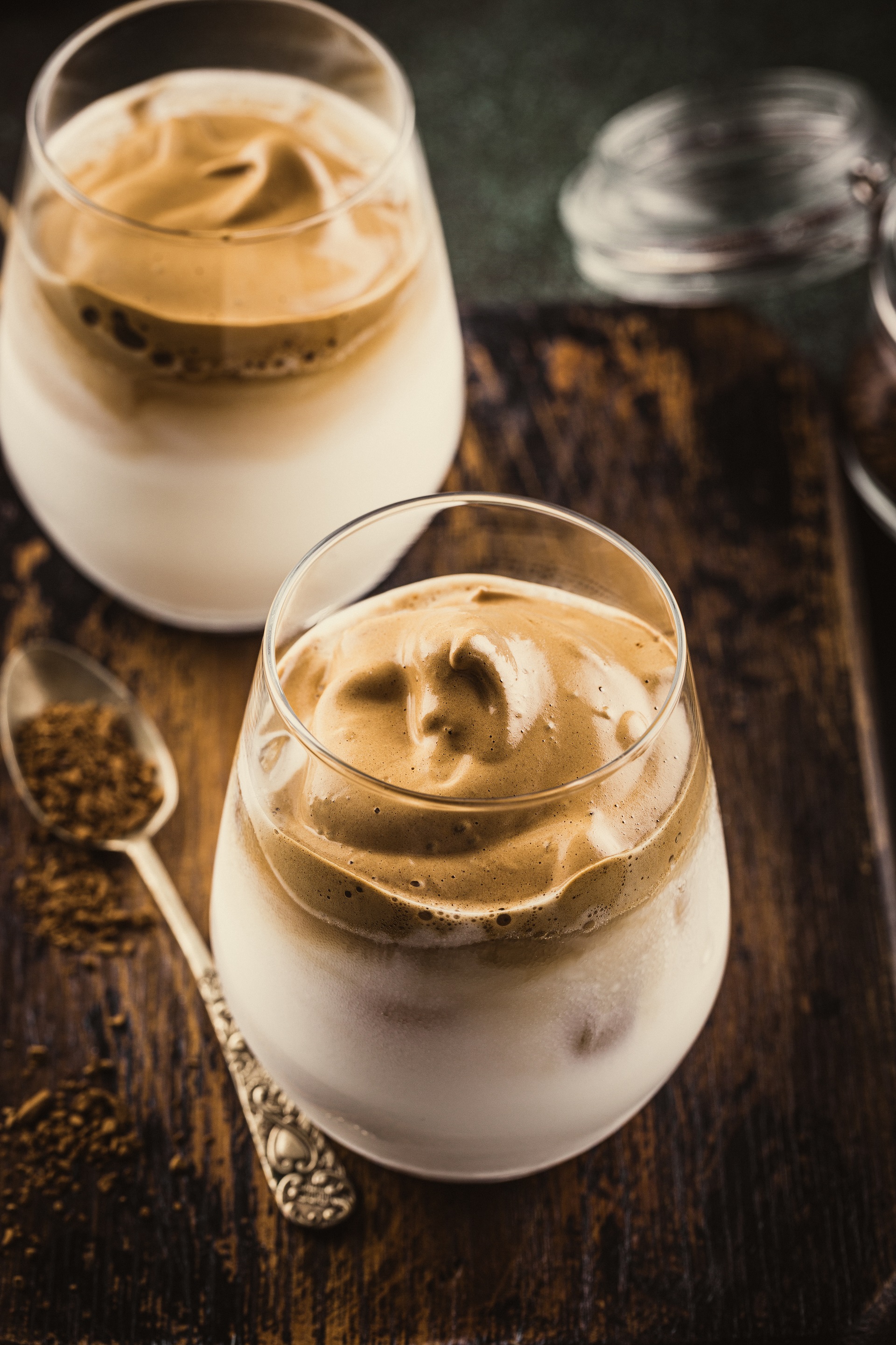 Dalgona coffee – káva s nadýchanou pěnou