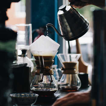 Alternativní metody přípravy kávy: dripper, Chemex a AeroPress